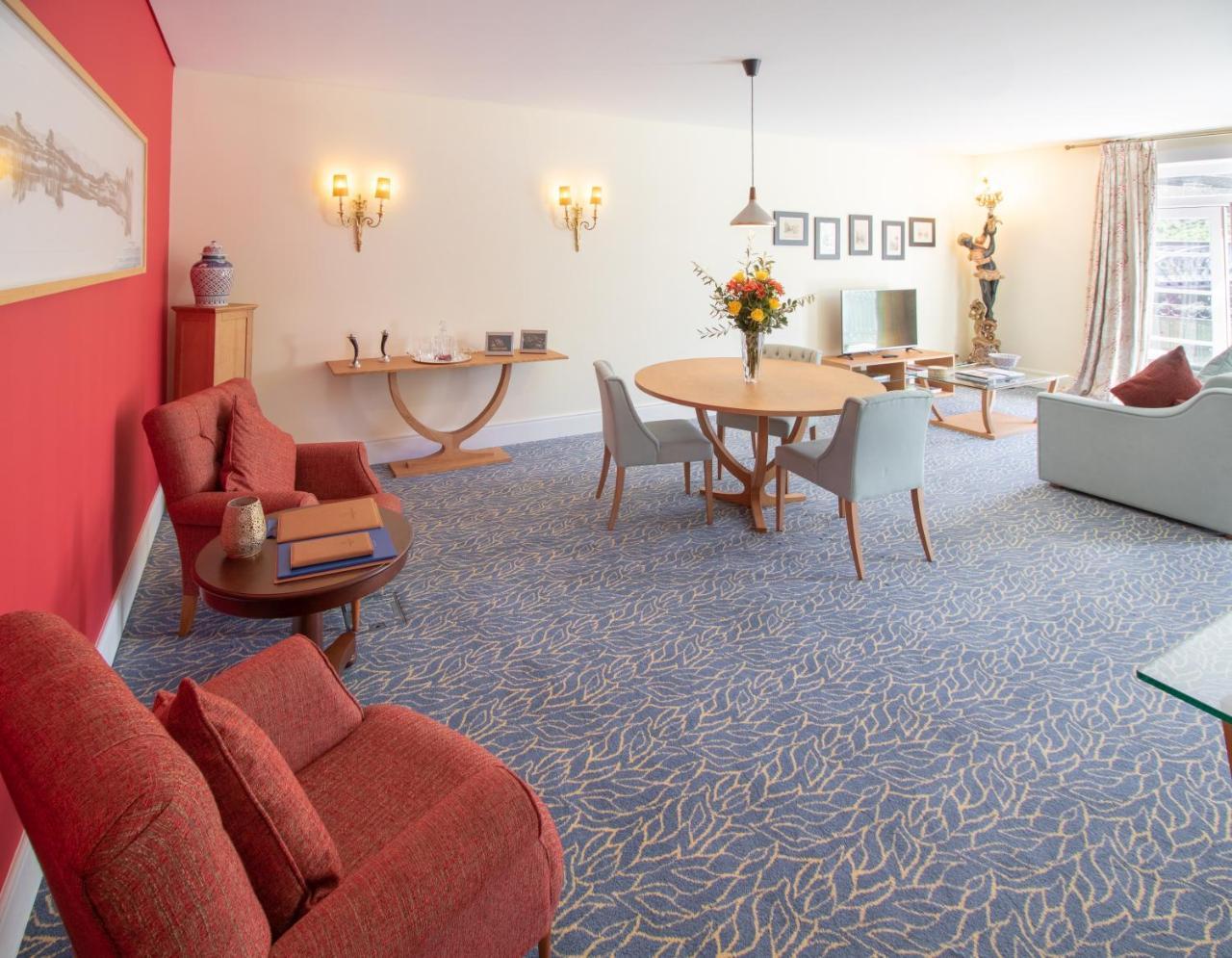 فندق ذا فينتيدج هاوس - دورو Pinhão المظهر الخارجي الصورة A suite at the Hotel de l'Europe