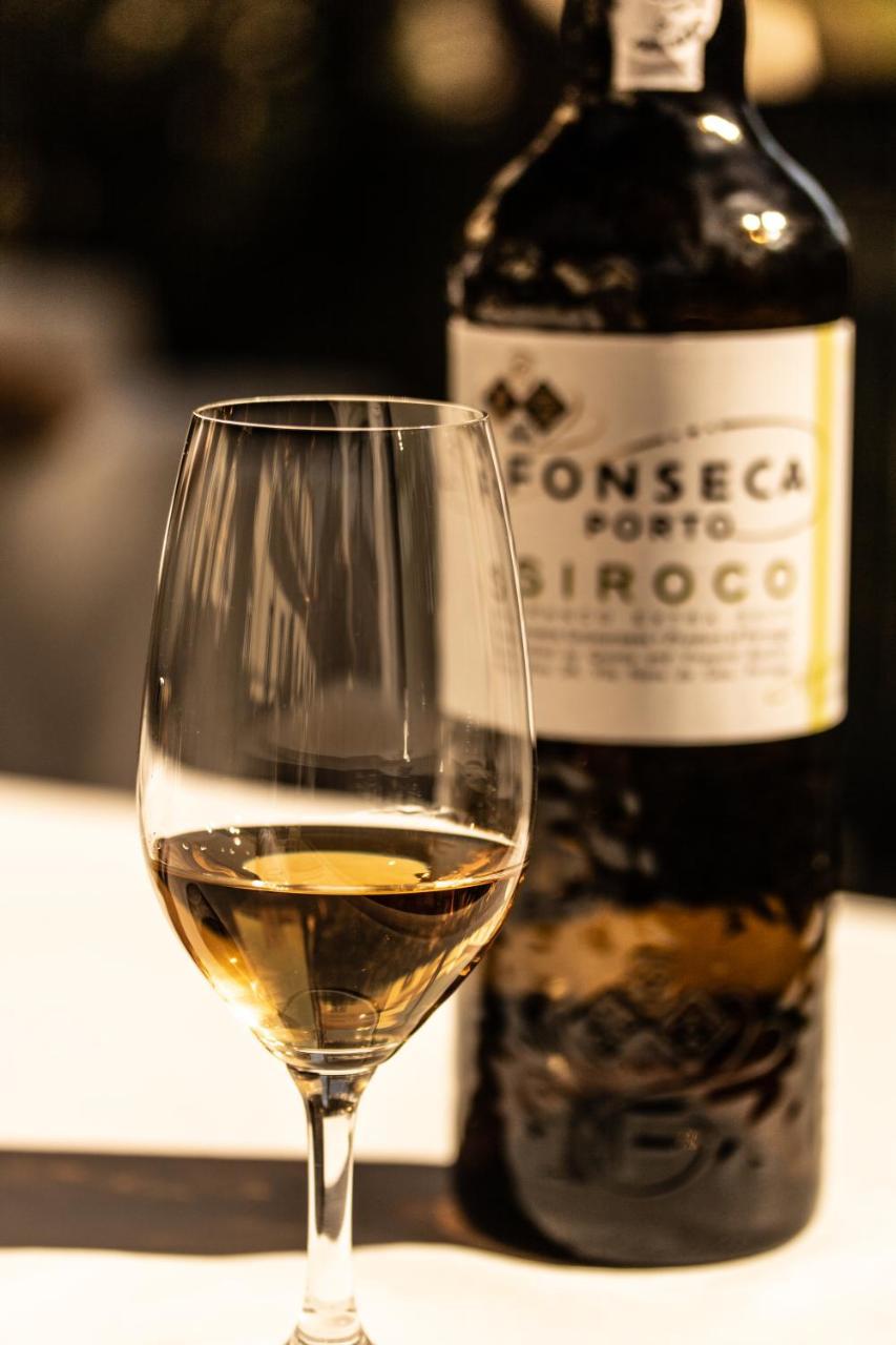 فندق ذا فينتيدج هاوس - دورو Pinhão المظهر الخارجي الصورة A glass of white wine