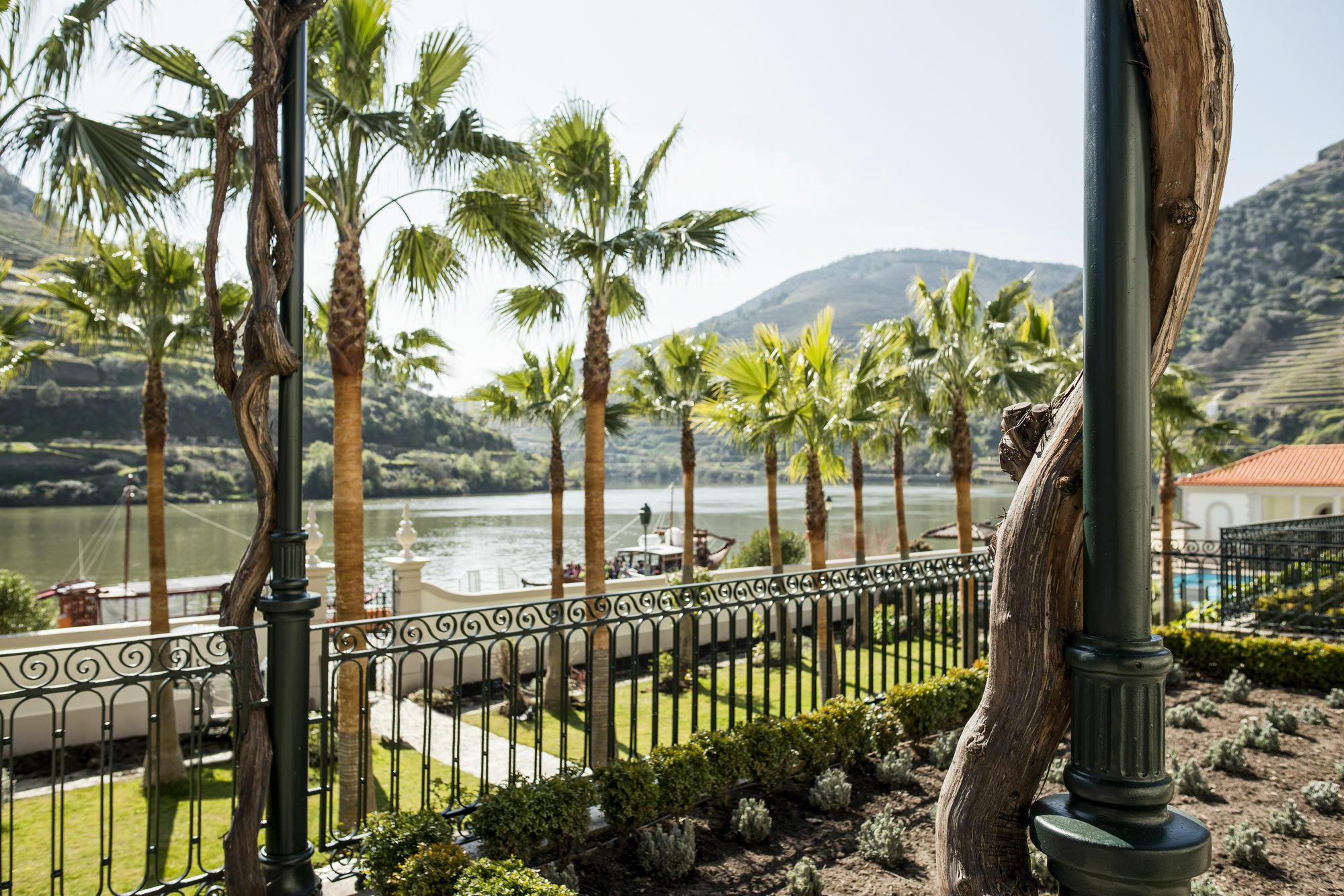 فندق ذا فينتيدج هاوس - دورو Pinhão المظهر الخارجي الصورة The lake at the center of the resort